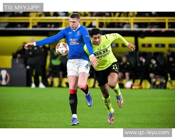 凯恩主动关心小贝林与特尔交流展现老好人本色 凯恩主动关心小贝林与特尔交流展现老好人本色